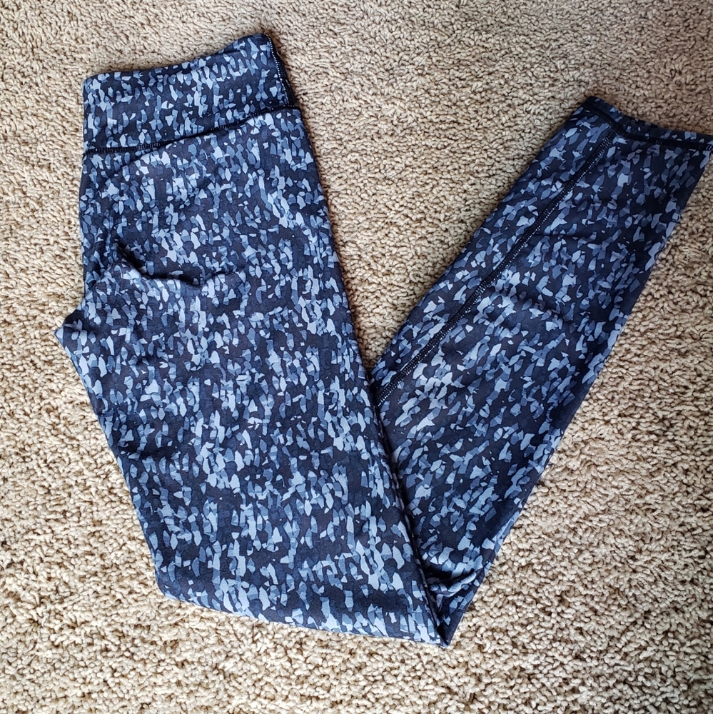 Fabletics Mid-Rise Printed Powerhold Leggings